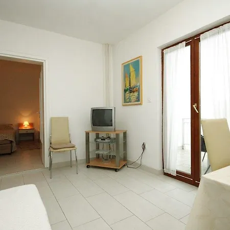 7474c Apartment *
